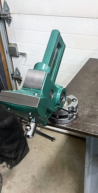 Parrot vise with ball base