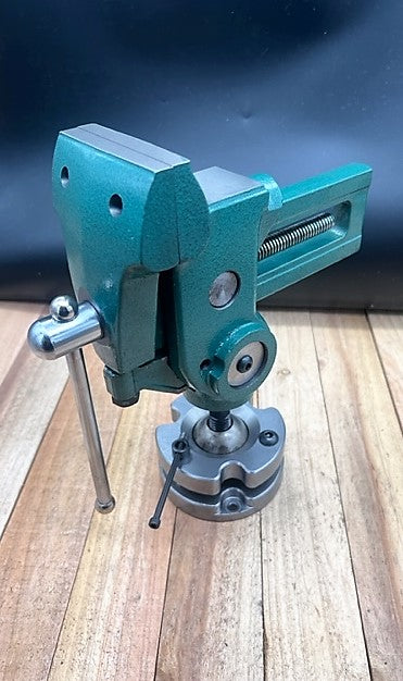 Parrot vise with ball base
