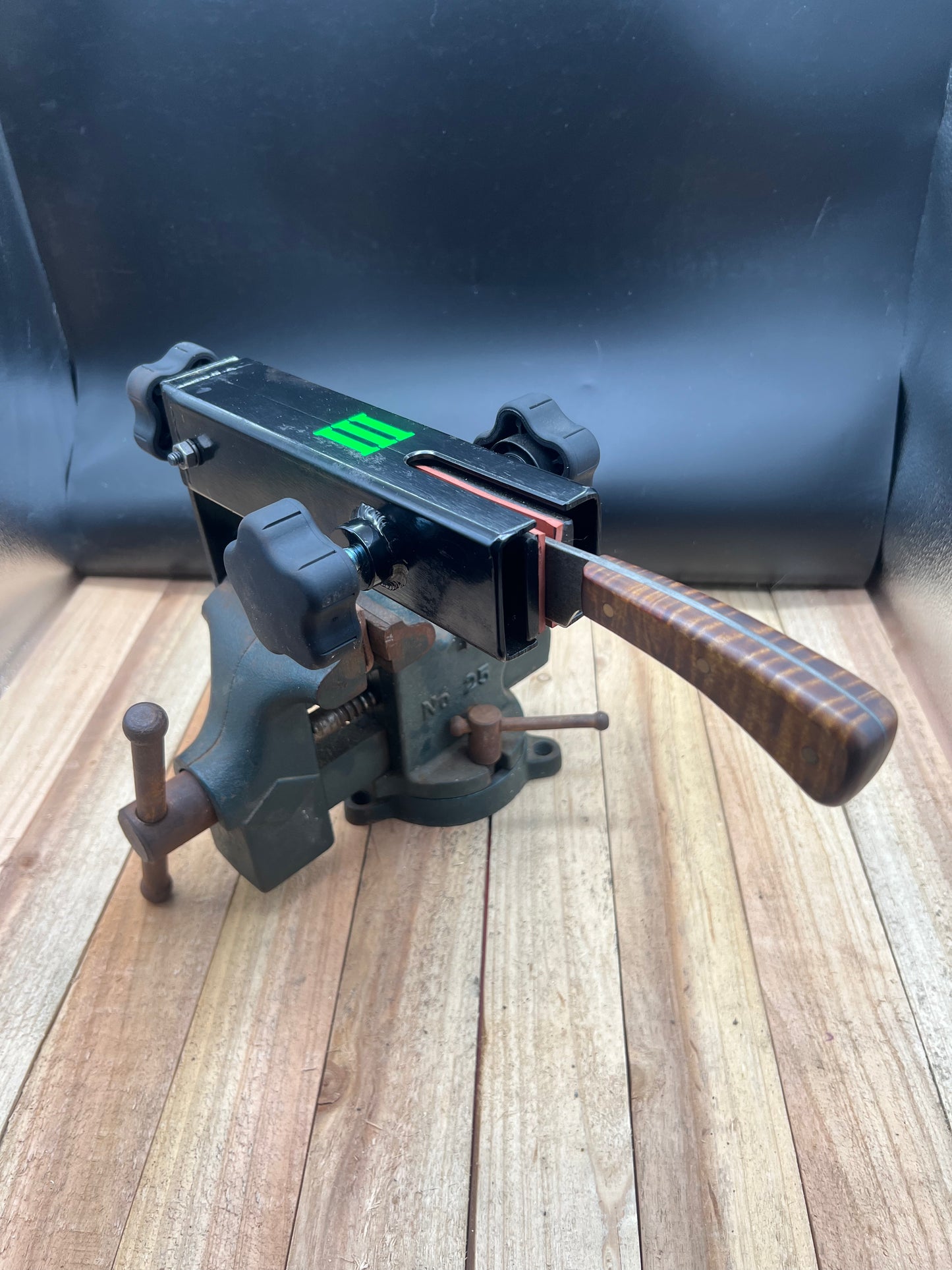 Knife vise (small)