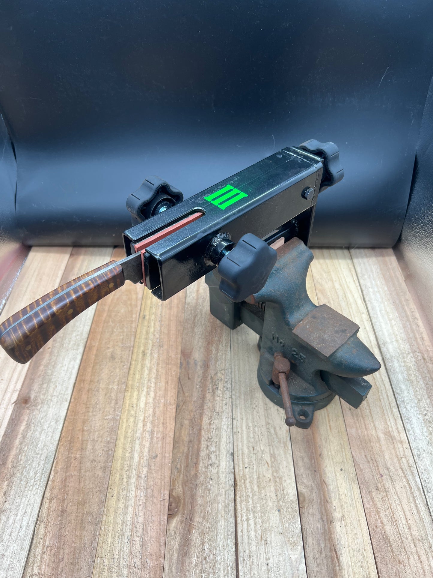 Knife vise (small)