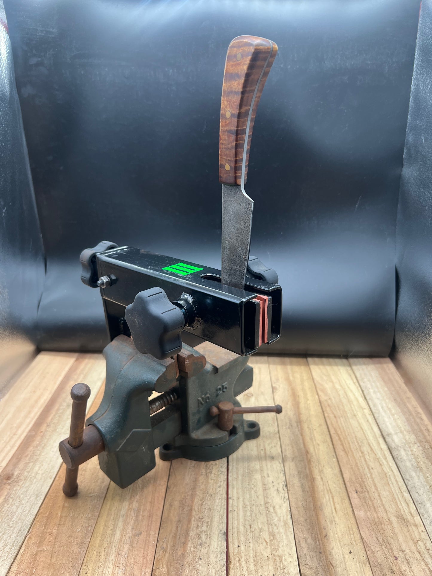 Knife vise (small)